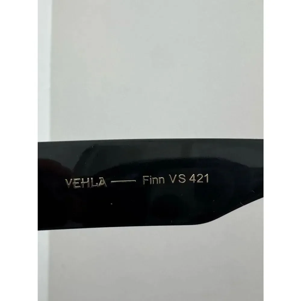 VEHLA Finn sunglasses in black smoke